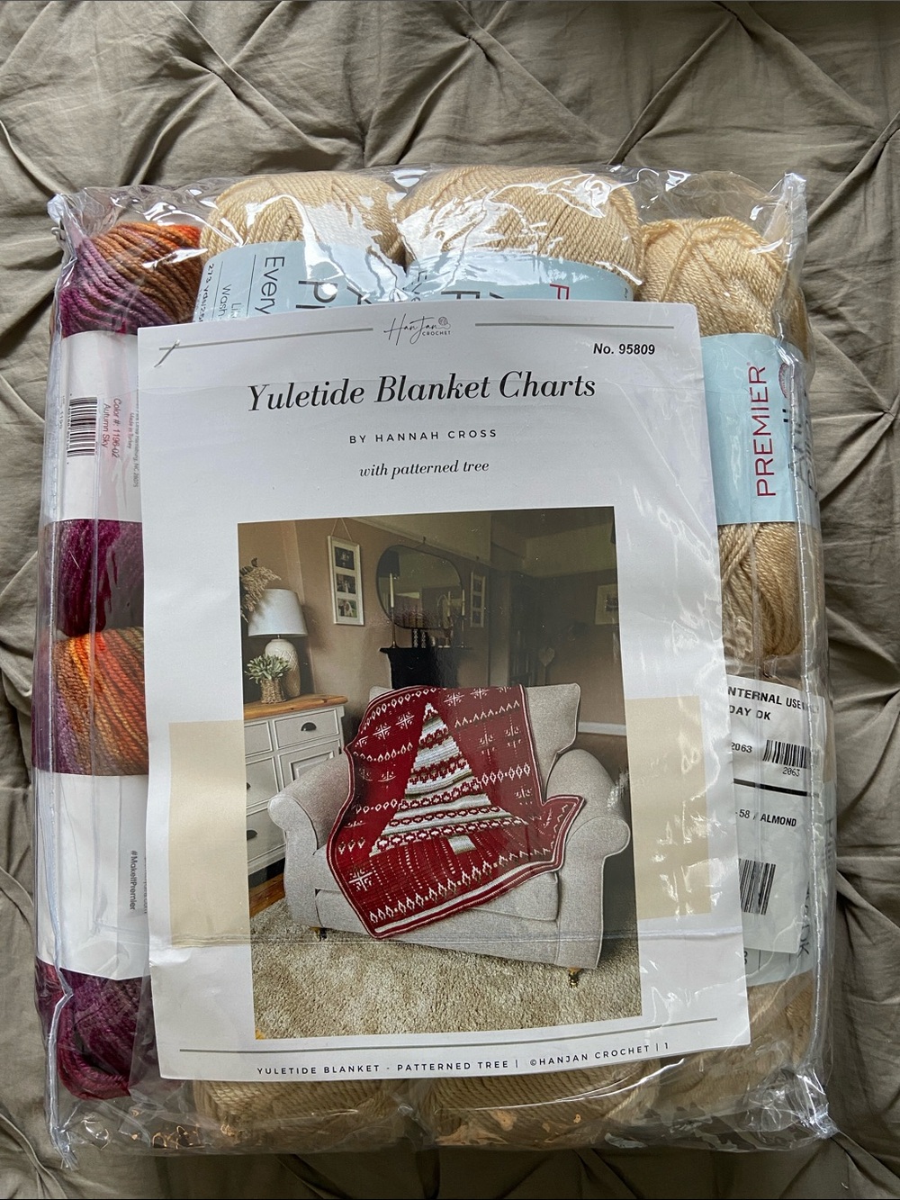 NWT Premier Yuletide Blanket Crochet Kit - Patterned Tree